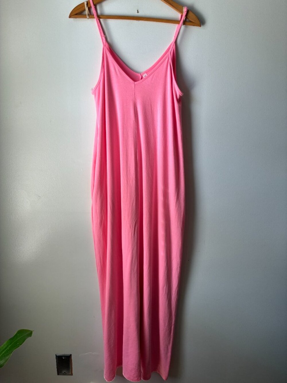 EUC ZENANA PINK DEEP DOUBLE V NECK MAXI TANK DRESS SIZE M